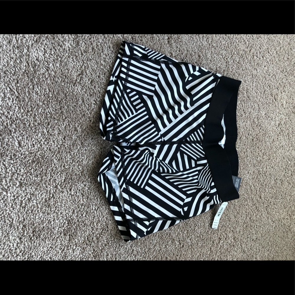 NWT “The Player” hot short